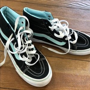 New! Cute High top Vans!